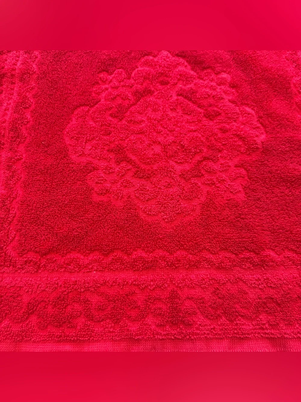 Vtg. Cannon Red Sculpted Hand Towel Fringe MCM 60s 70s 16x24”